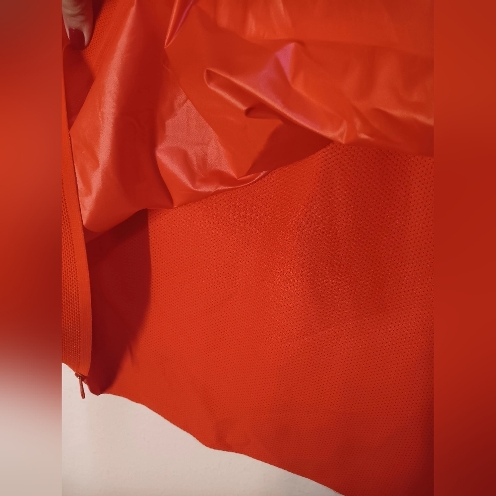 Nike Men's Red Sports Shirt - Picture 8 of 9